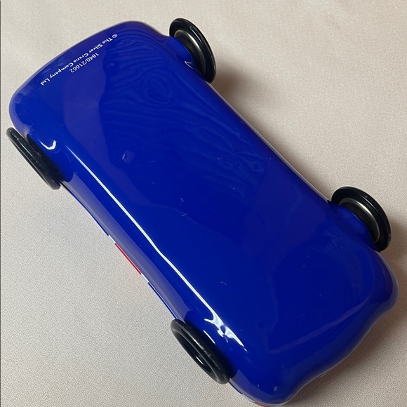 Union Jack Themed Tin Car - Picture 7 of 16
